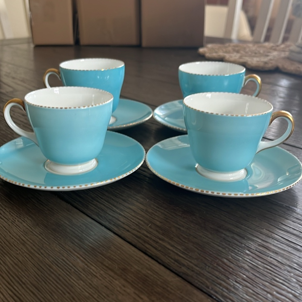 4 Wedgwood Bone China Made in England Blue Demitasse Teacups and Saucers - Picture 10 of 13